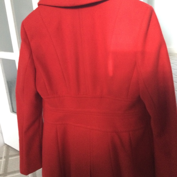Beautiful Red Coat ! - Picture 9 of 9